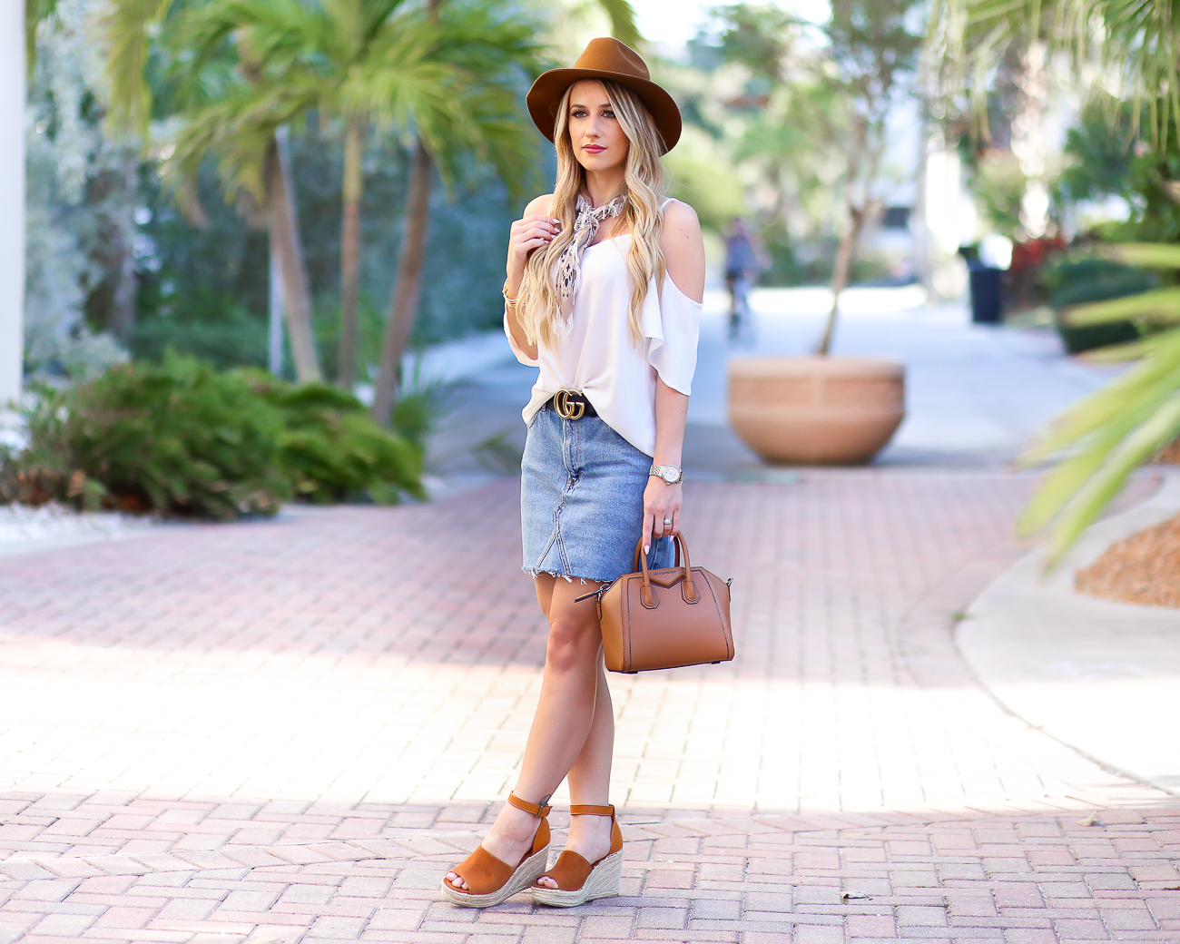 Casual Boho Outfit Idea - Laura Beverlin