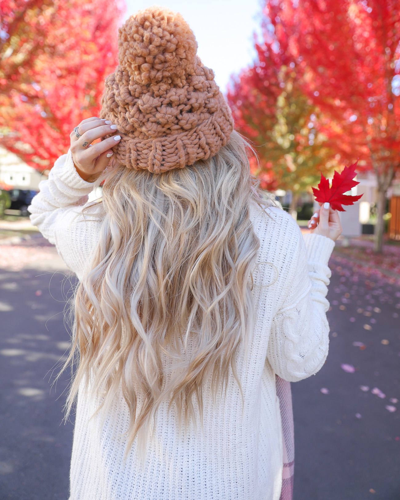 Cozy Fall outfit chunky knit Beanie Pink Plaid scarf White cardigan Fall outfit idea Portland, Oregon-2