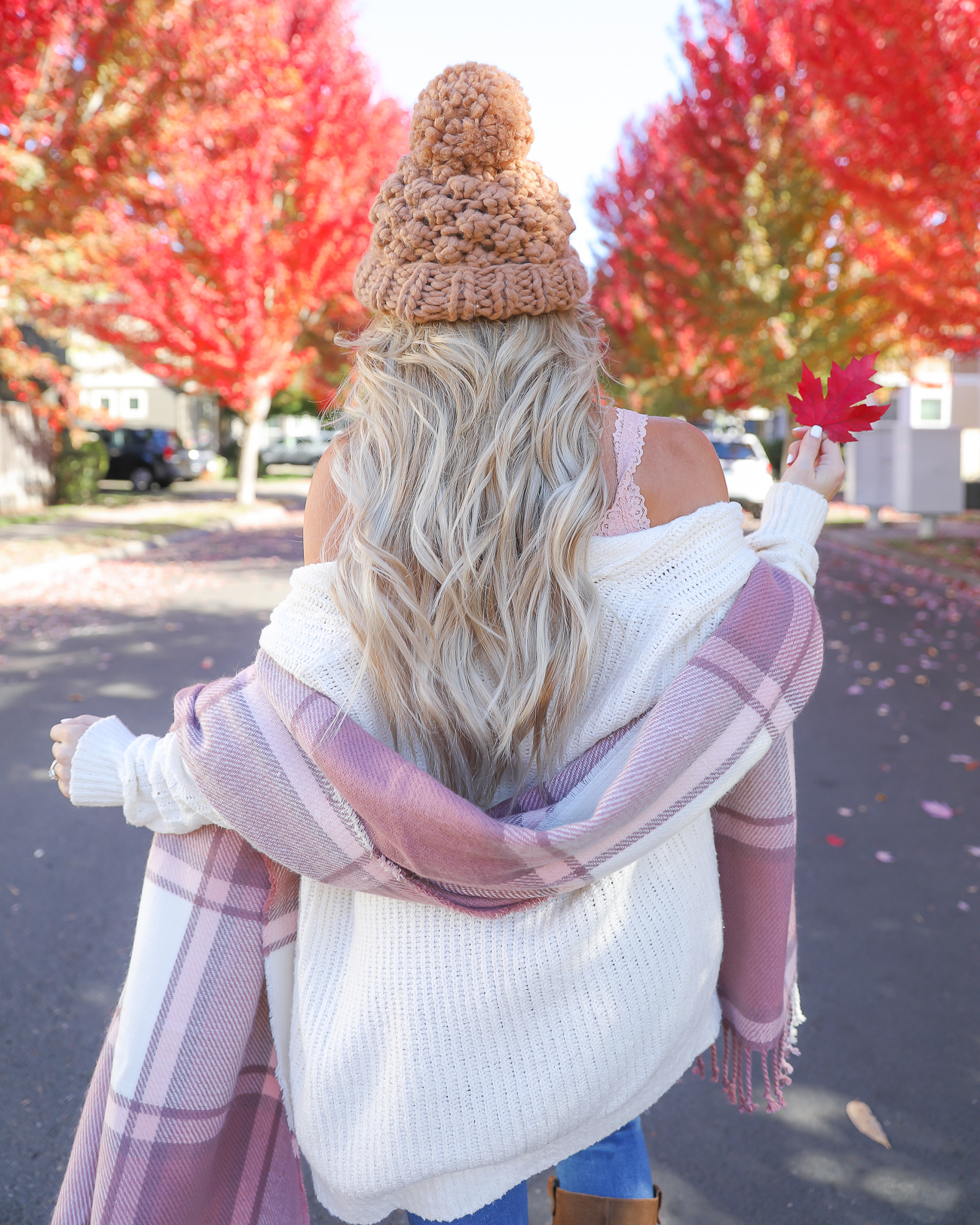 Cozy Fall outfit chunky knit Beanie Pink Plaid scarf White cardigan Fall outfit idea Portland, Oregon-2