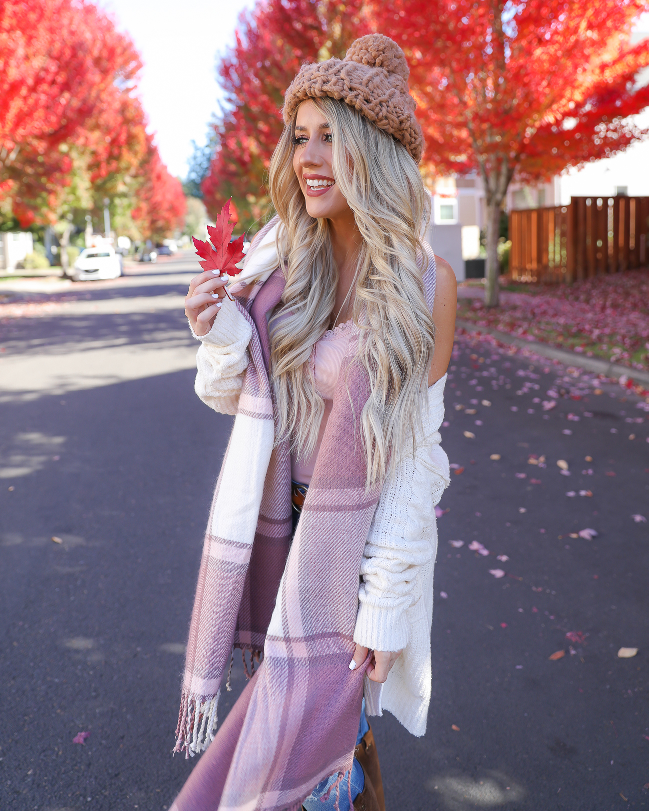 Cozy Fall outfit chunky knit Beanie Pink Plaid scarf White cardigan Fall outfit idea Portland, Oregon-2