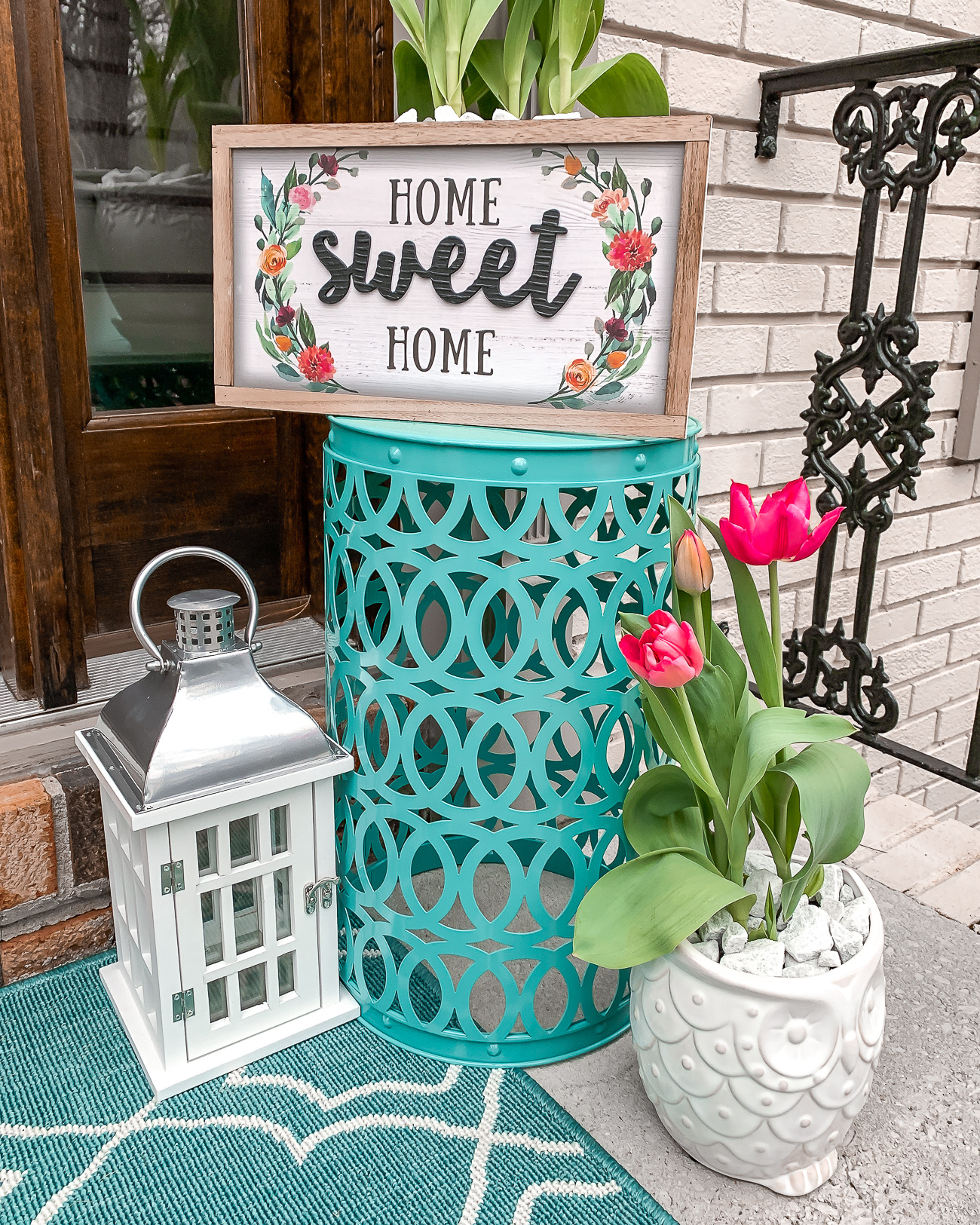 Spring summer front porch idea Front door wreath Home decor Home depot laura beverlin -17