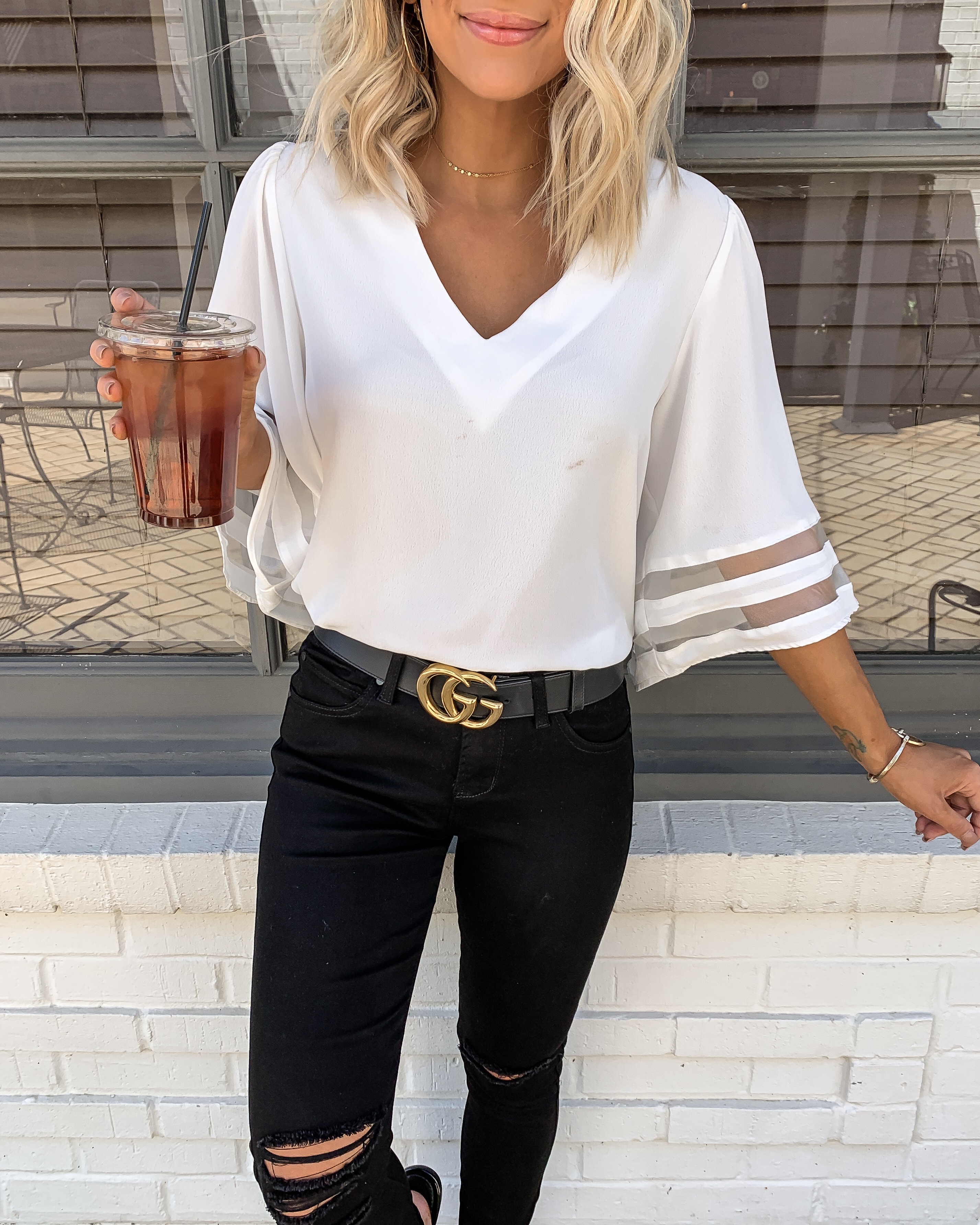 White flowy top Black skinny jeans gucci belt black tory burch millers amaryllis short hair outfit Laura Beverlin3
