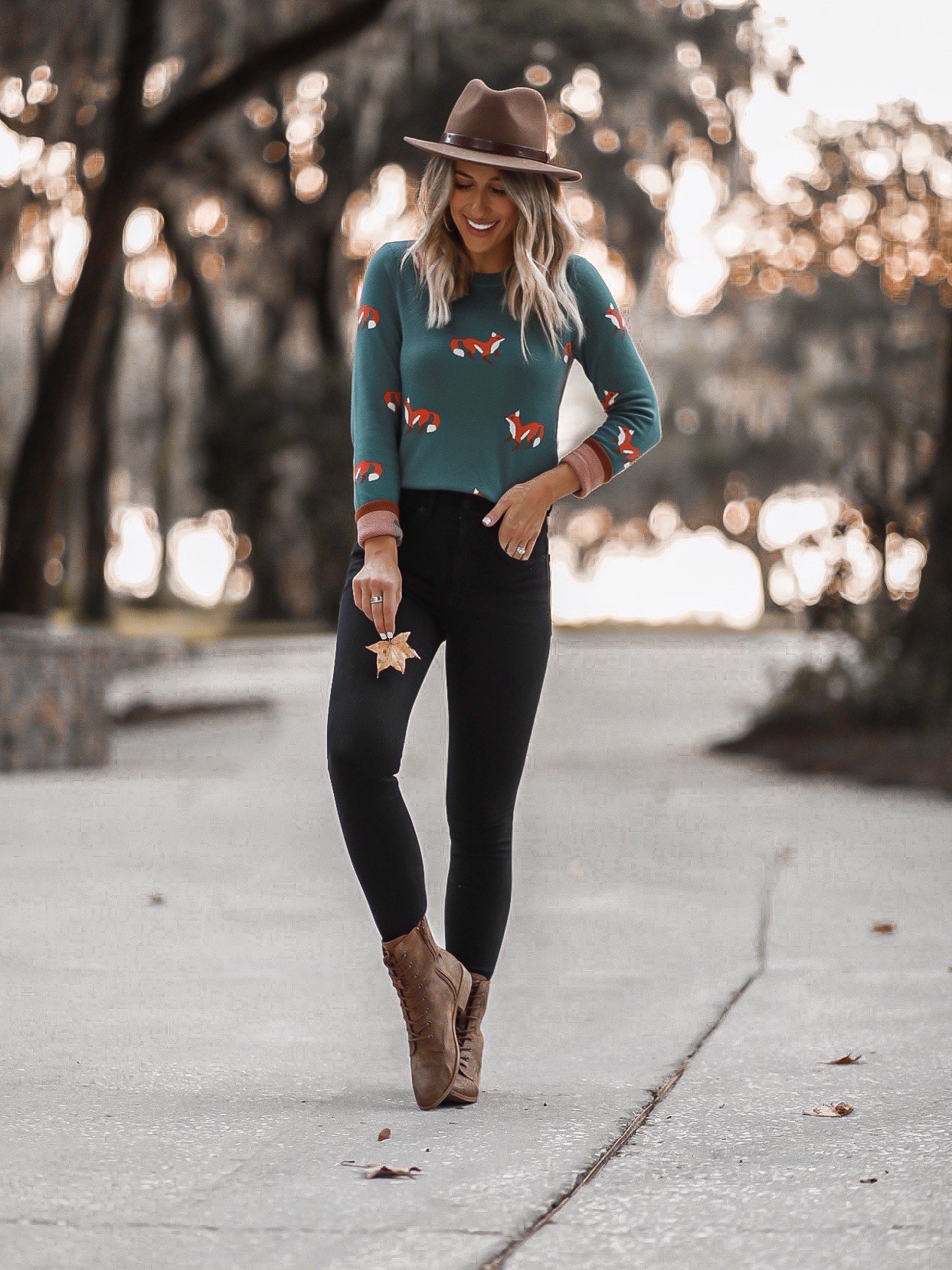 FALL OUTFIT IDEA FOX SWEATER MODCLOTH LAURA BEVERLIN6