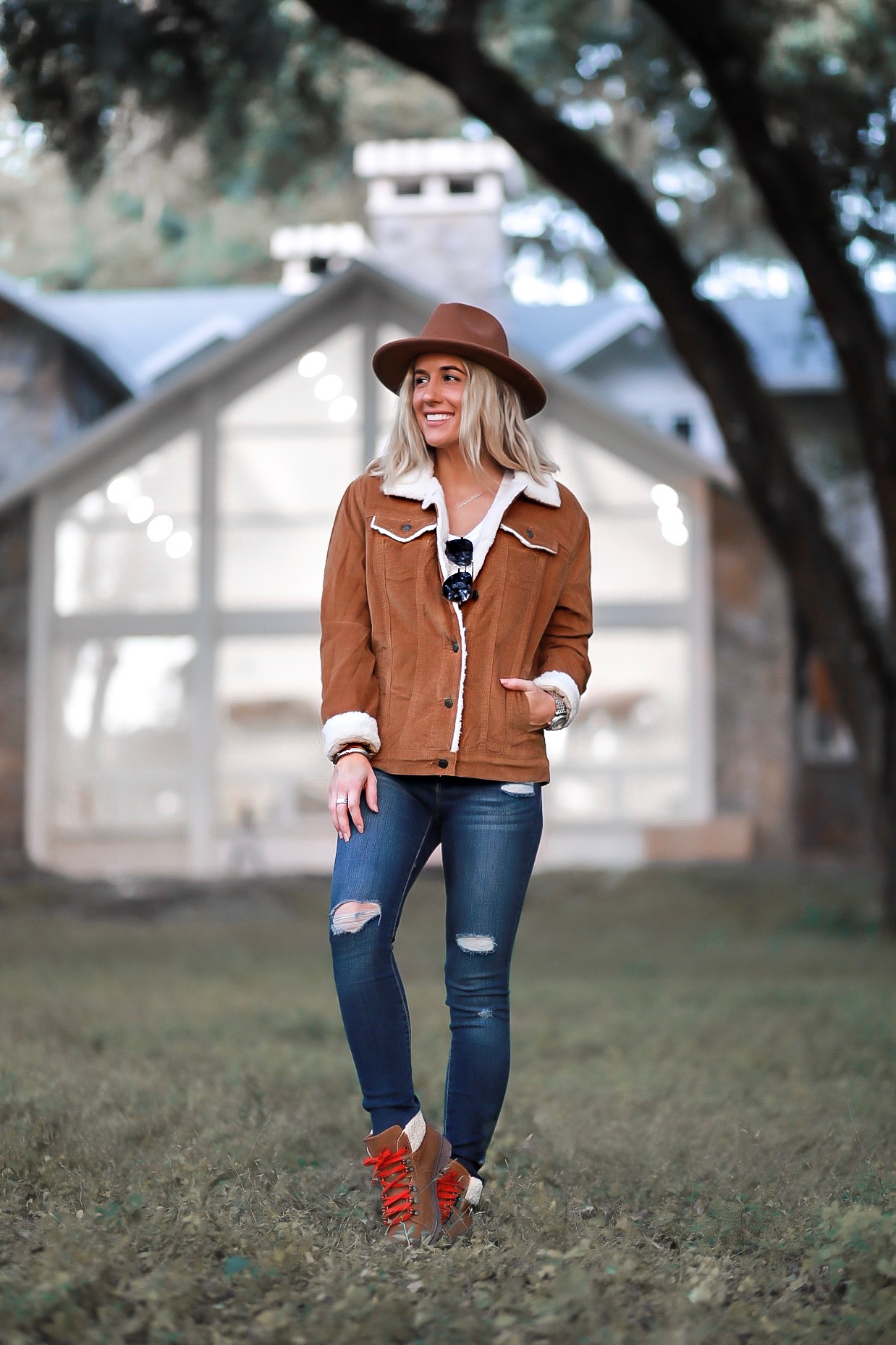 COZY FALL WINTER OUTFIT UNDER $50 LAURA BEVERLIN SHEARLING JACKET BOOTS