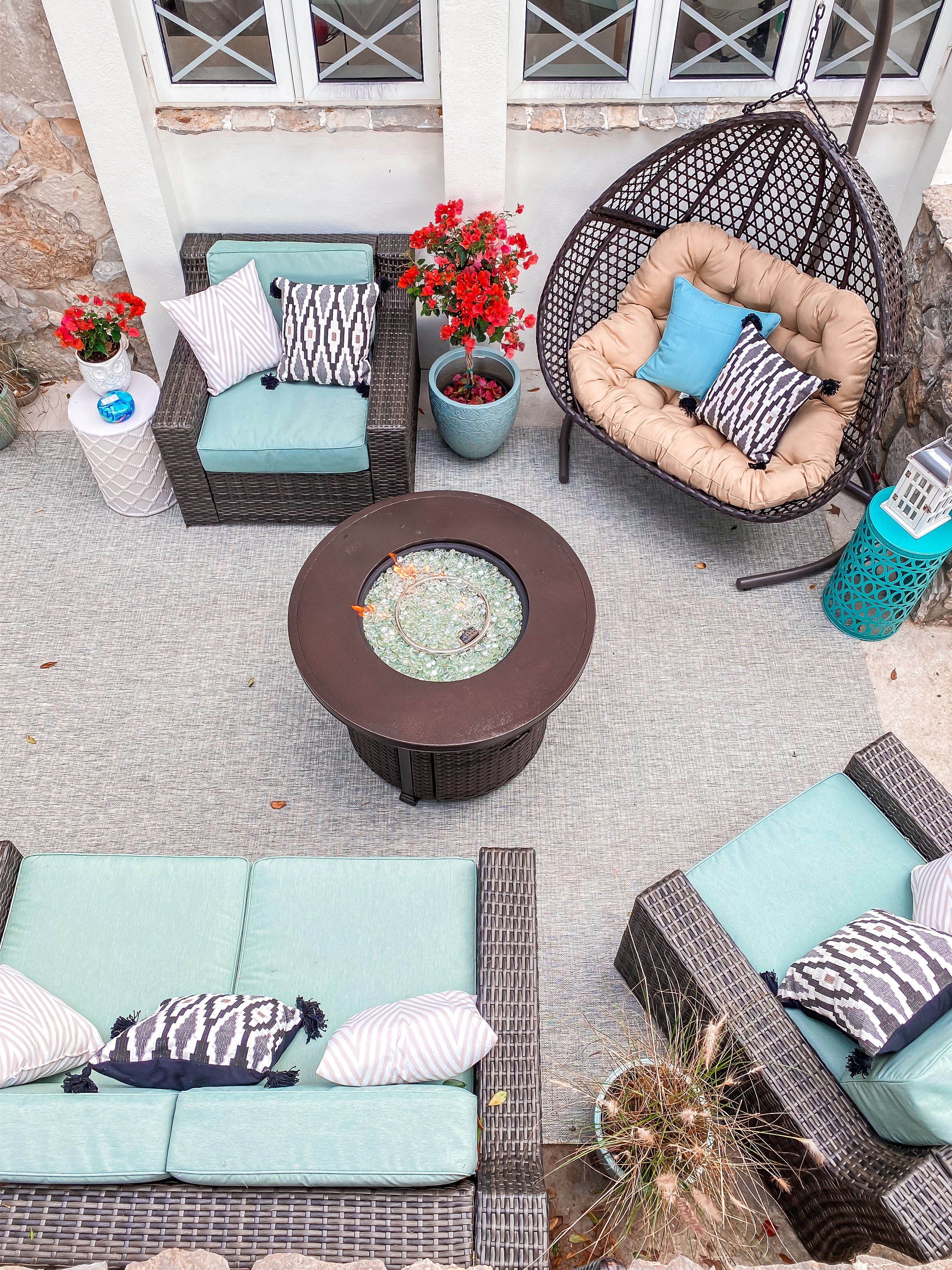 Laura Beverlin House Spring Patio Furniture10